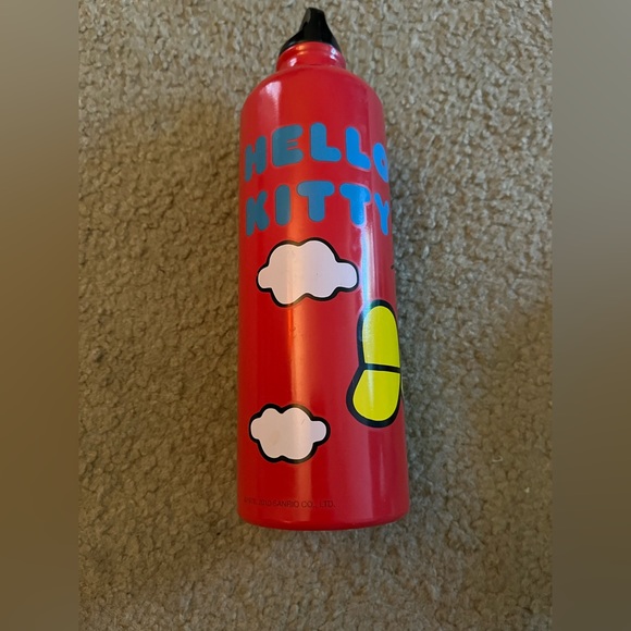 Hello Kitty metal water bottles - Picture 2 of 10